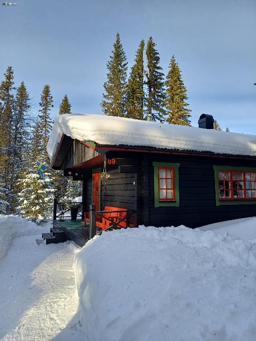 Mysig fjällstuga i Björnliden