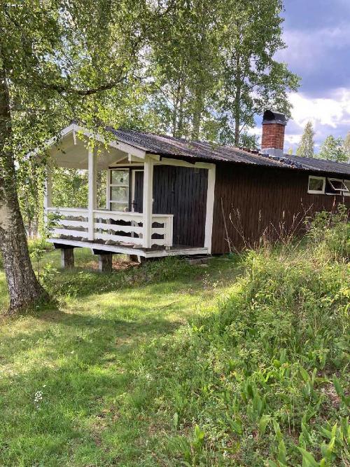 Mysig stuga med sjöutsikt!