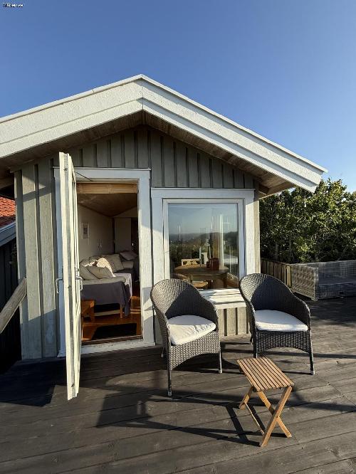 Stuga med strålande havsutsikt