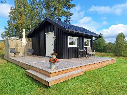 Fräsch gäststuga i Allstakan