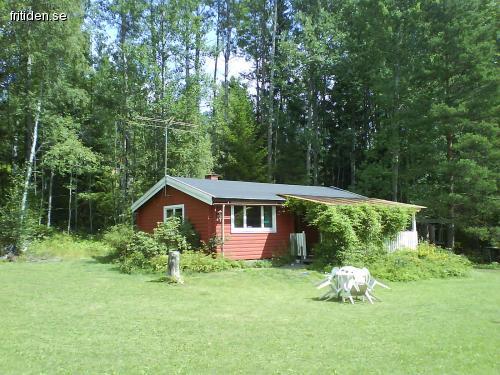 Idyll i Roslagen m bastu o båt